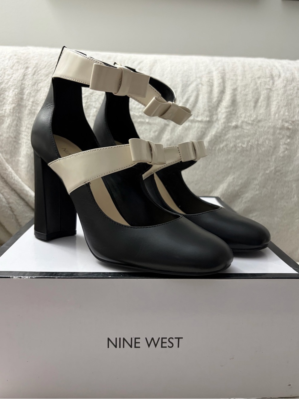 Vintage Nine West Black and Cream Bow-Strap Block Heel Pumps